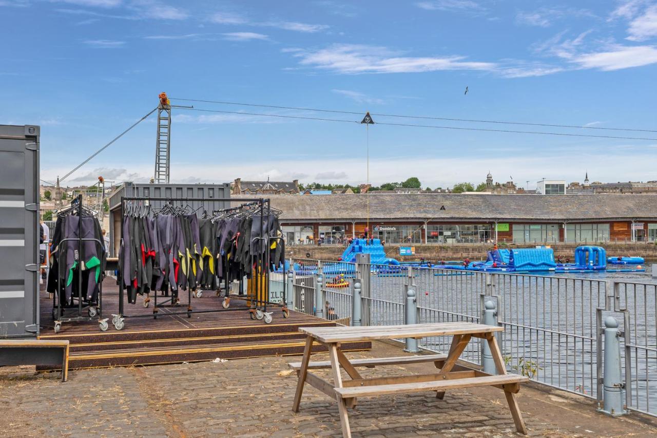 The Penthouse, Spacious, Stunning Views, Foosball Table, 3 Large Rooms, Location, River Front, 1 Min From Tay Bridge, V&a, Train Station, Centre, Lift Access, Free Parking & Wifi, Invoice And Reduced Price Only Via Sunrise Short Lets Dun *