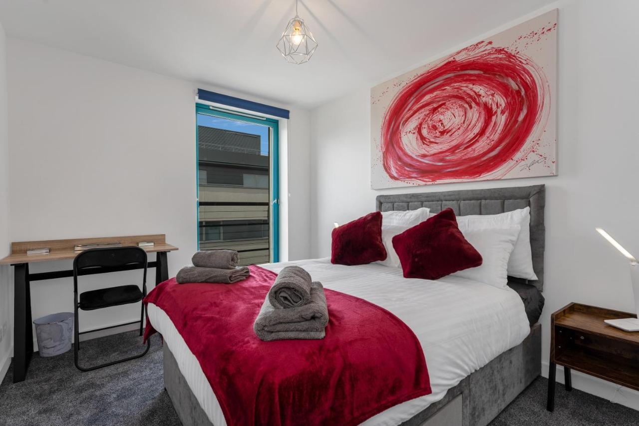 The Penthouse, Spacious, Stunning Views, Foosball Table, 3 Large Rooms, Location, River Front, 1 Min From Tay Bridge, V&a, Train Station, Centre, Lift Access, Free Parking & Wifi, Invoice And Reduced Price Only Via Sunrise Short Lets Dun Апартаменты Данди